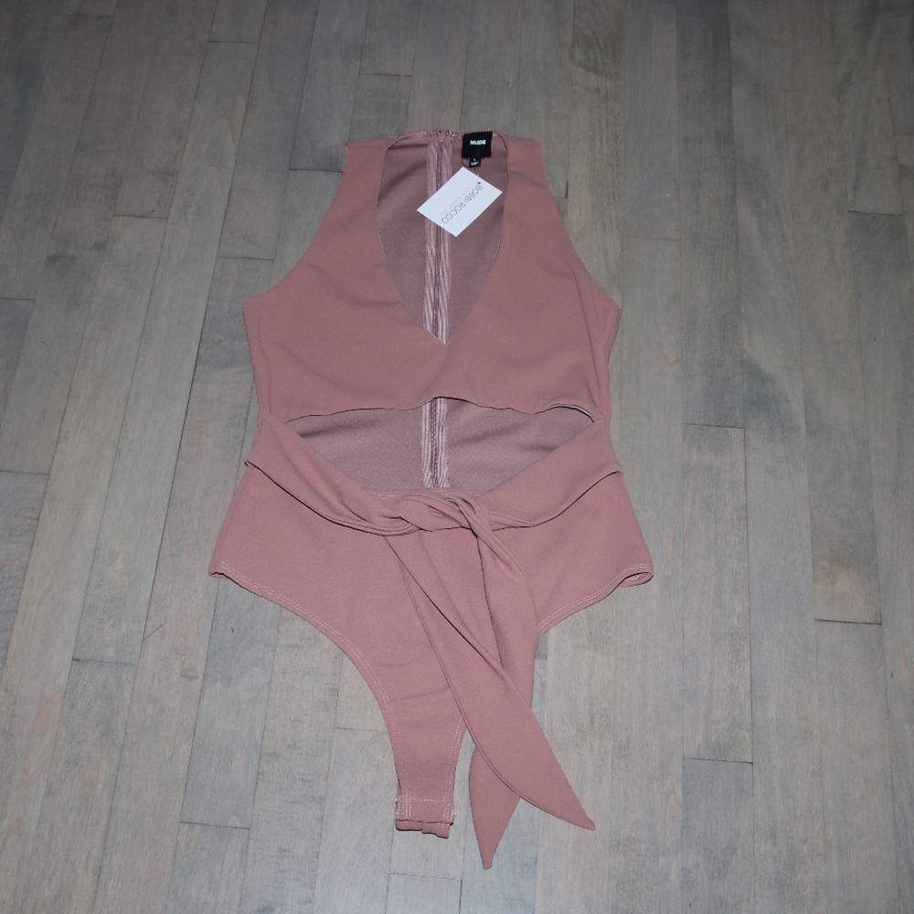 ❗️SOLD❗️NUDE Blush Bodysuit - Picture 2 of 3